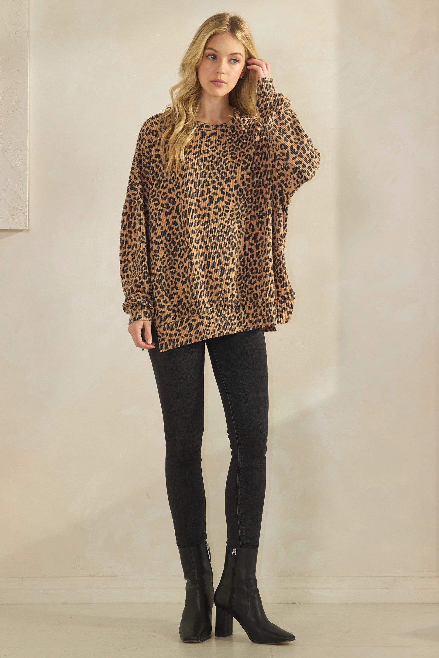 Long Sleeve Round Neck Animal Urban Rib Top (PREORDER)